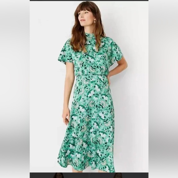 Ann Taylor Dresses & Skirts - Ann Taylor Green Floral mock neck Midi Dress size 8